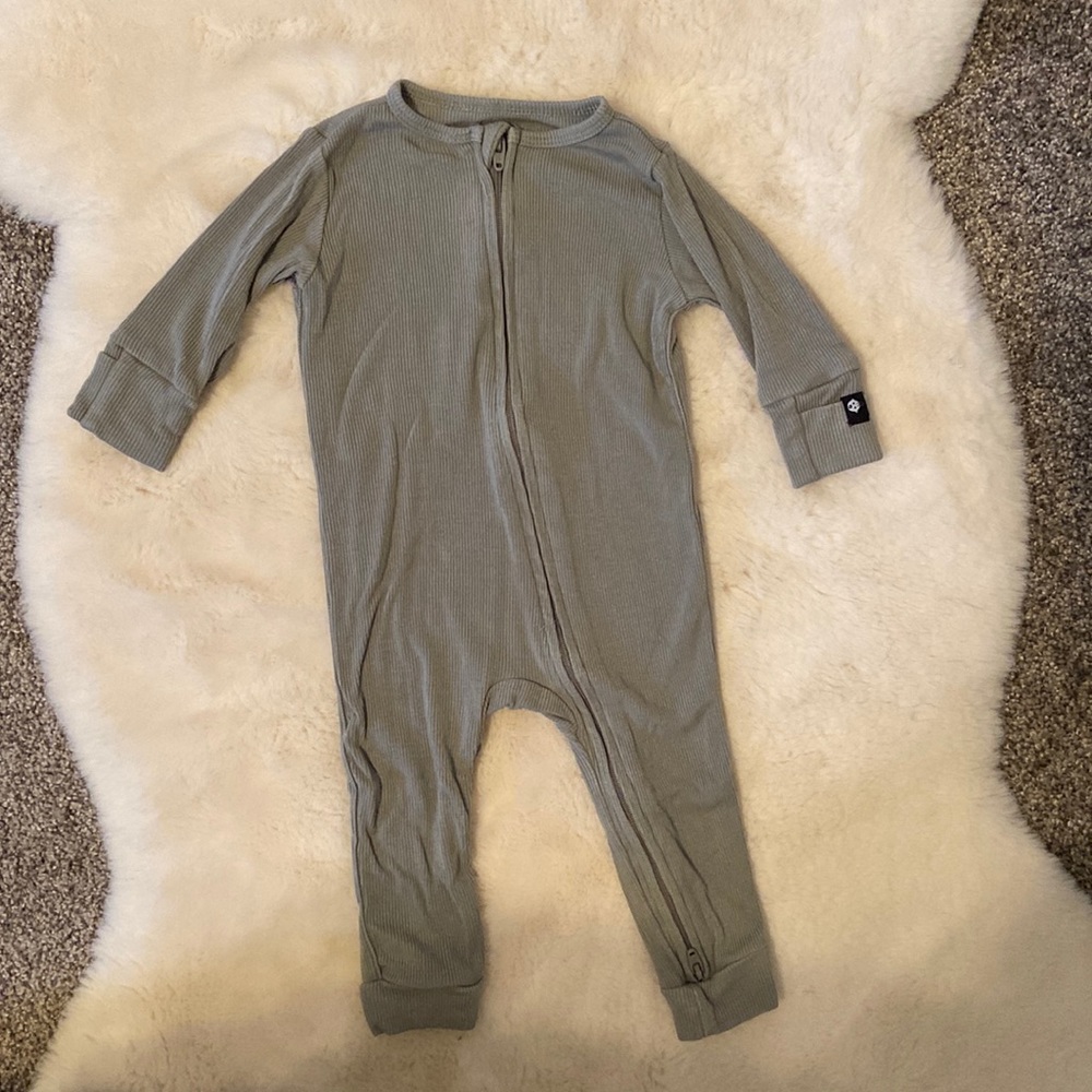 Sweet Bamboo zip romper